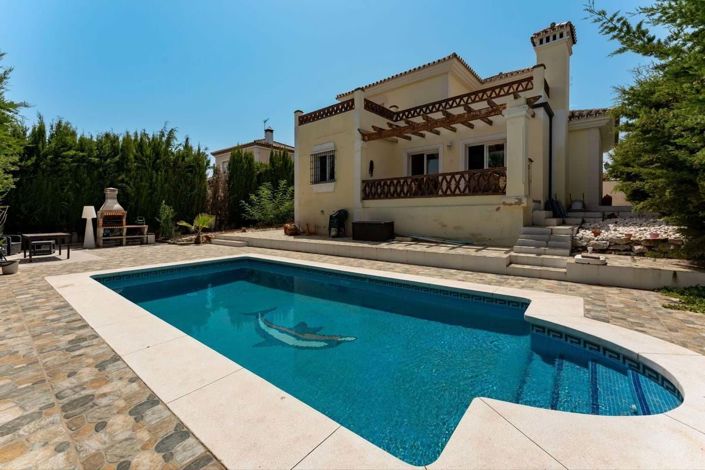 Image No.2-4 Bed Villa for sale