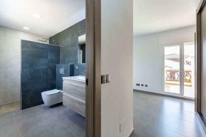 Image No.22-4 Bed Villa for sale