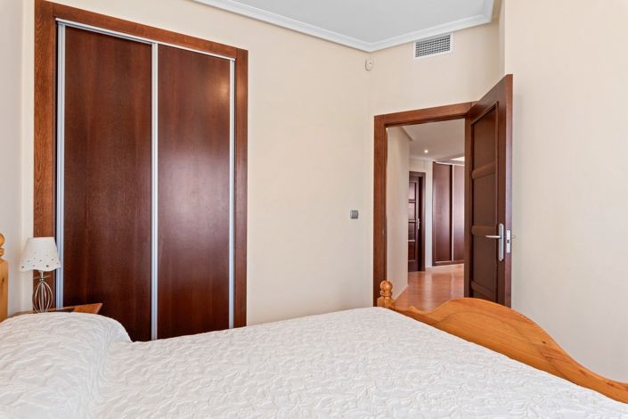 Image No.10-3 Bed Villa for sale