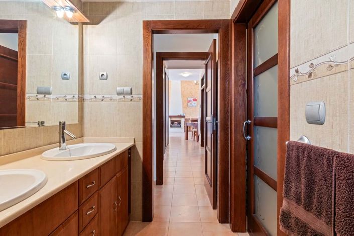 Image No.12-3 Bed Villa for sale