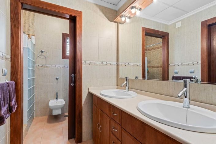 Image No.13-3 Bed Villa for sale