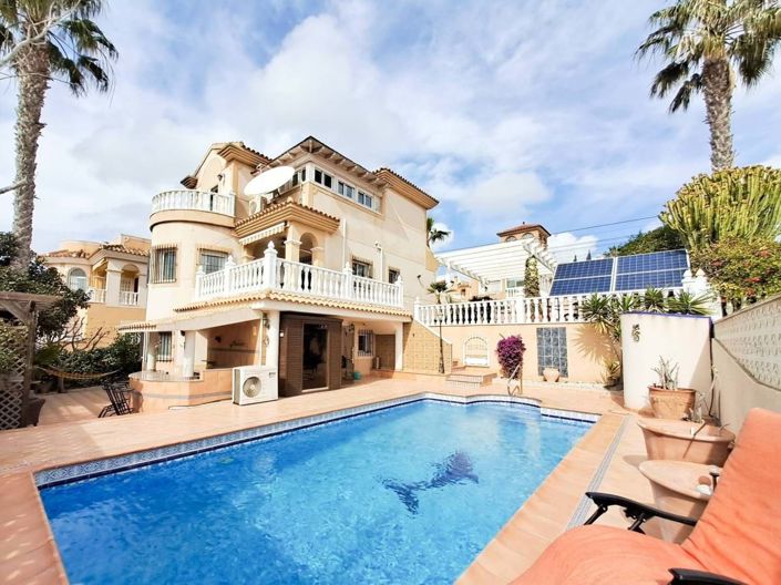 Image No.1-Villa de 5 chambres à vendre à Orihuela Costa