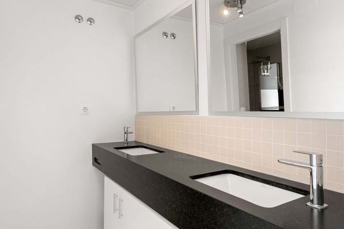 Image No.10-3 Bed Villa for sale