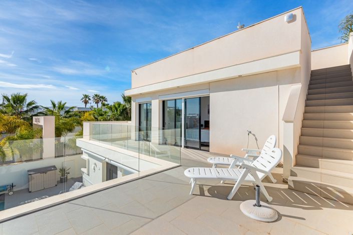 Image No.18-3 Bed Villa for sale