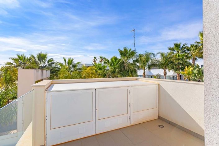 Image No.19-3 Bed Villa for sale