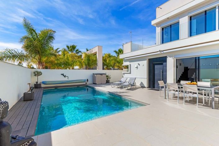 Image No.22-3 Bed Villa for sale