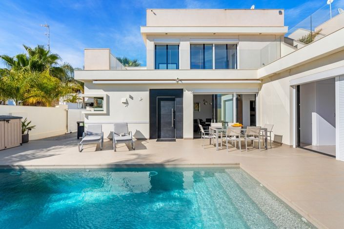 Image No.25-3 Bed Villa for sale