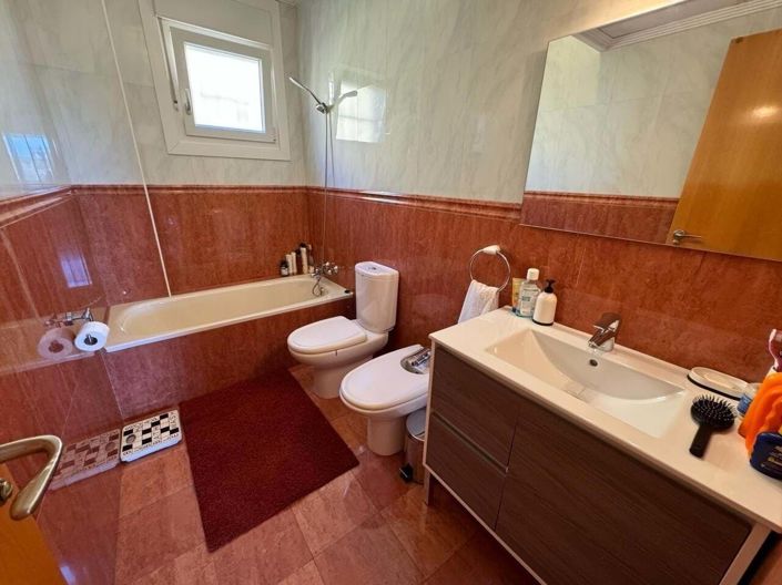 Image No.17-3 Bed Villa for sale