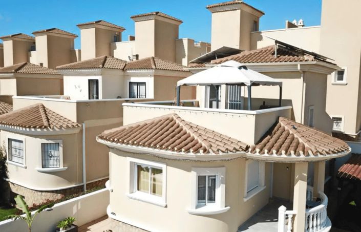 Image No.1-Villa de 4 chambres à vendre à Alicante