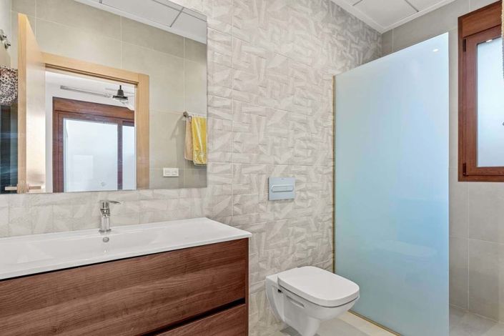 Image No.19-3 Bed Villa for sale