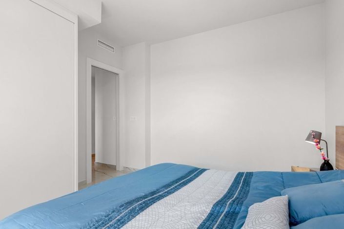 Image No.20-2 Bed Apartment for sale