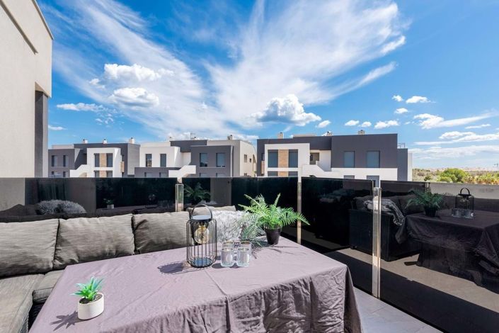 Image No.8-2 Bed Apartment for sale