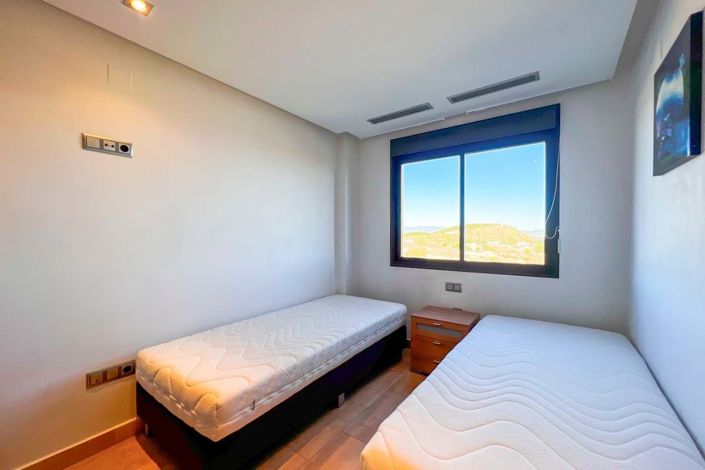 Image No.24-2 Bed Apartment for sale