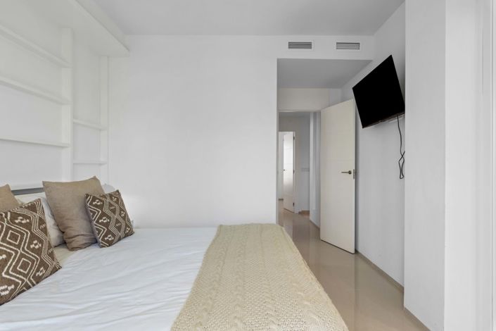 Image No.17-2 Bed Villa for sale