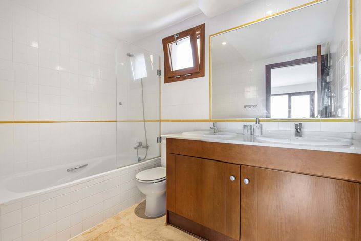 Image No.19-2 Bed Apartment for sale