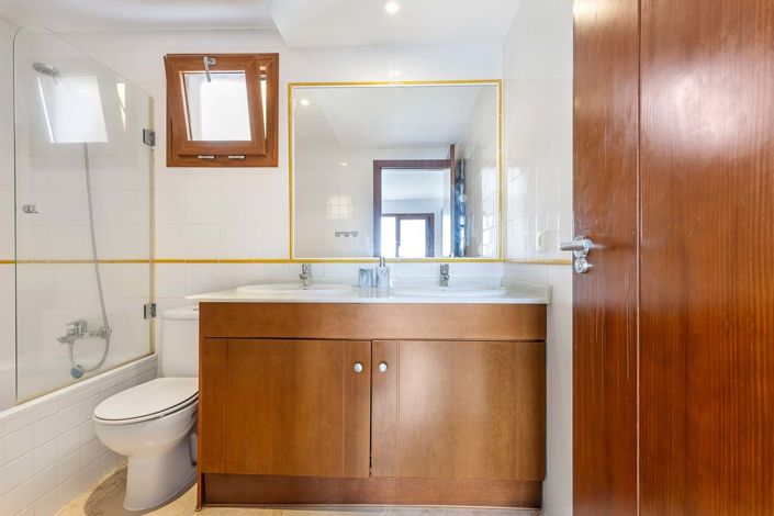 Image No.20-2 Bed Apartment for sale