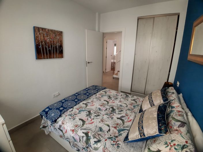 Image No.19-3 Bed Townhouse for sale