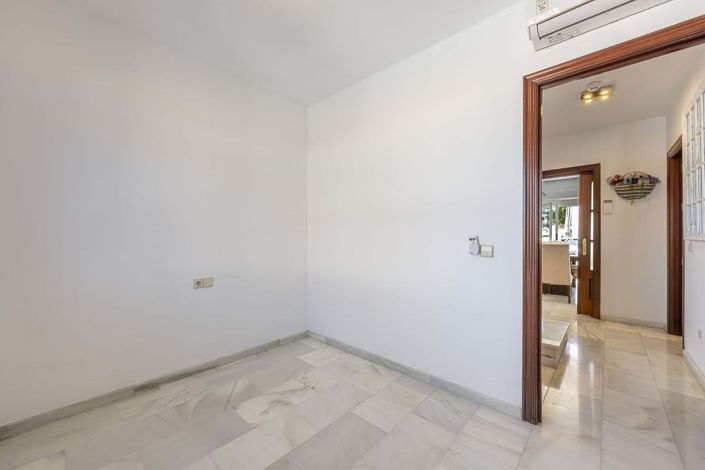 Image No.22-Villa de 5 chambres à vendre à Malaga