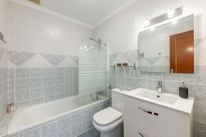 Image No.24-Villa de 5 chambres à vendre à Malaga