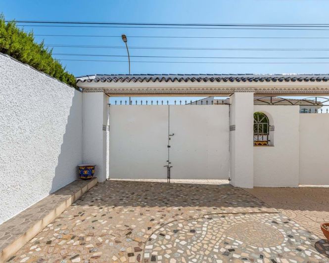 Image No.10-3 Bed Villa for sale