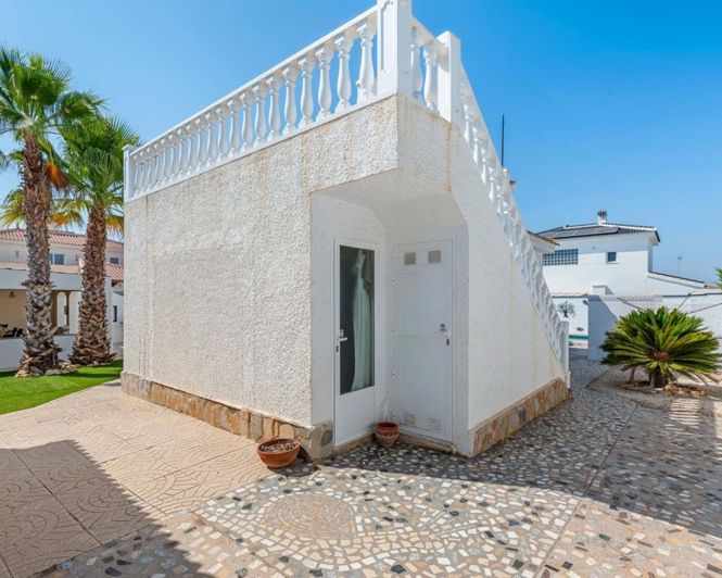 Image No.12-3 Bed Villa for sale