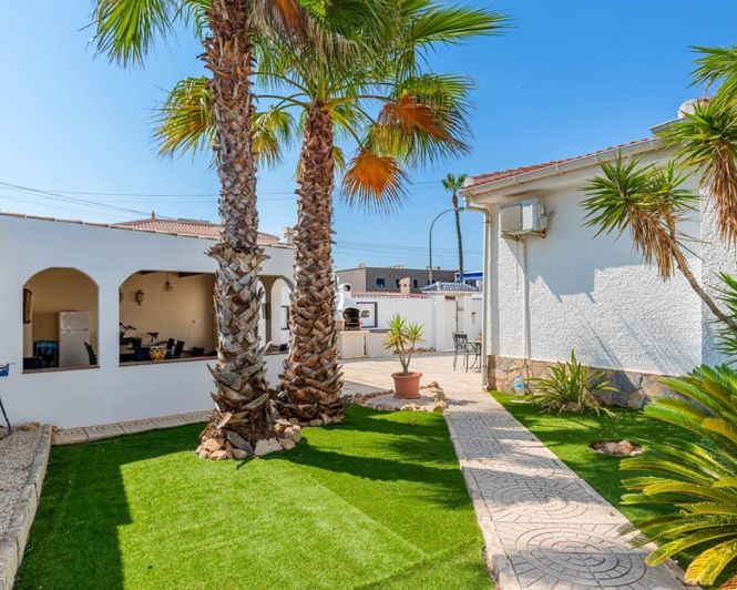 Image No.2-3 Bed Villa for sale