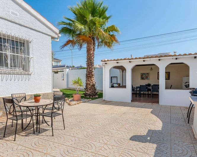 Image No.3-3 Bed Villa for sale