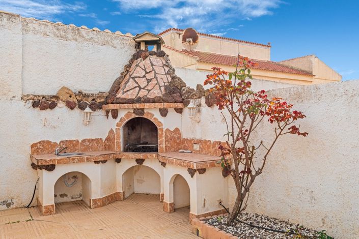 Image No.28-3 Bed Villa for sale