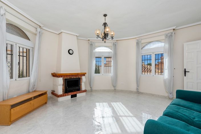 Image No.7-3 Bed Villa for sale