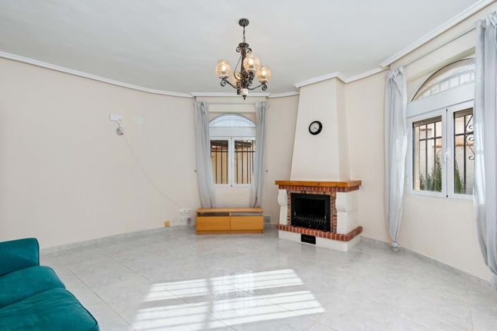 Image No.9-3 Bed Villa for sale