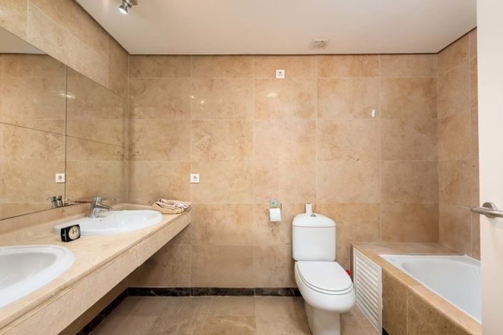 Image No.20-2 Bed Apartment for sale