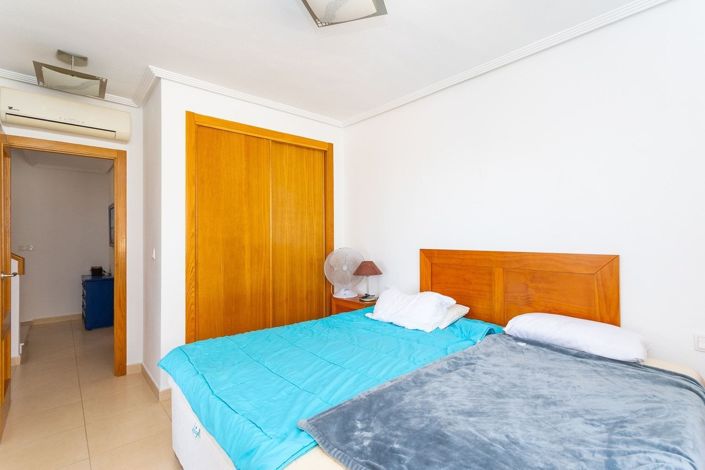 Image No.13-3 Bed Townhouse for sale