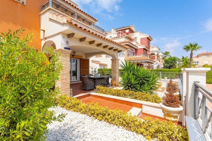 Image No.28-3 Bed Townhouse for sale