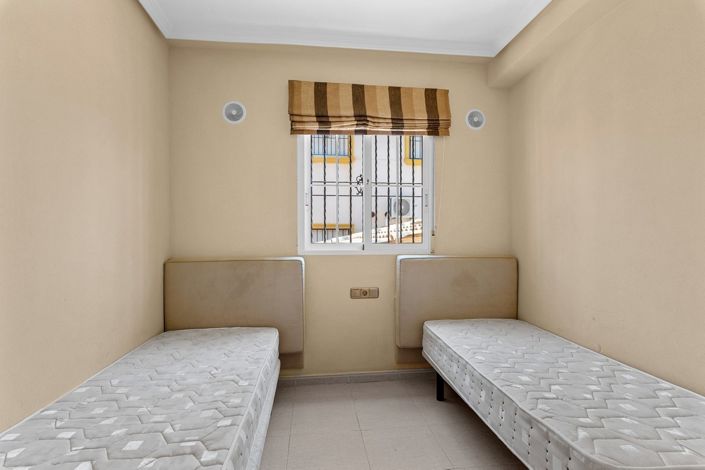 Image No.13-3 Bed Townhouse for sale