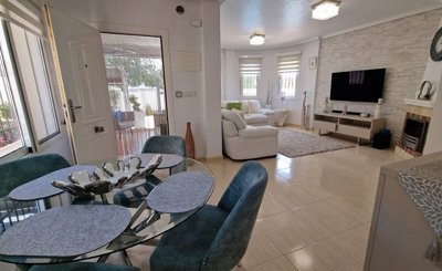 1447-521845-78d1f4f8b6655591b02d22fabb36a692d