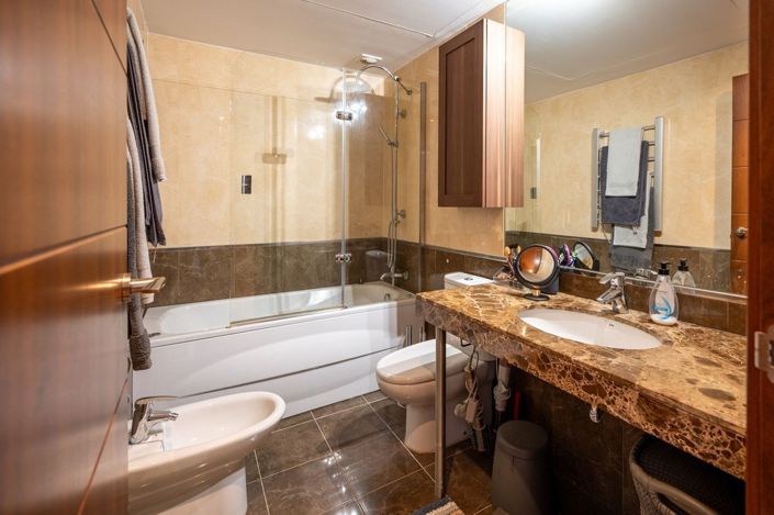 Image No.17-3 Bed Apartment for sale