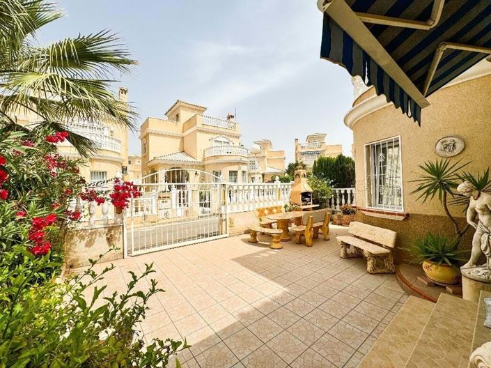 Image No.29-3 Bed Villa for sale