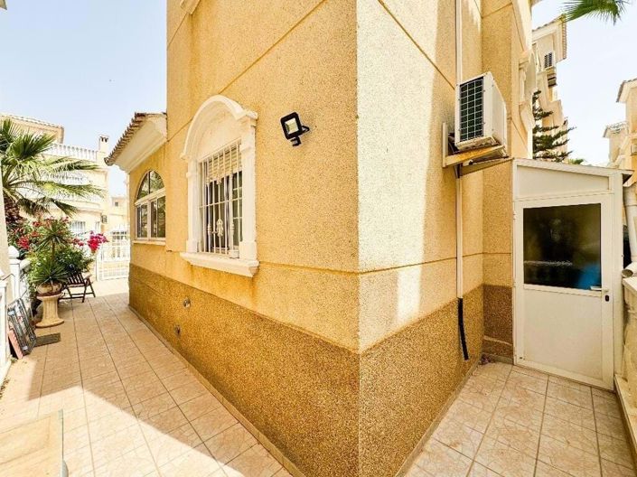 Image No.32-3 Bed Villa for sale