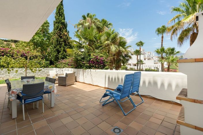 Image No.1-Appartement de 2 chambres à vendre à Estepona