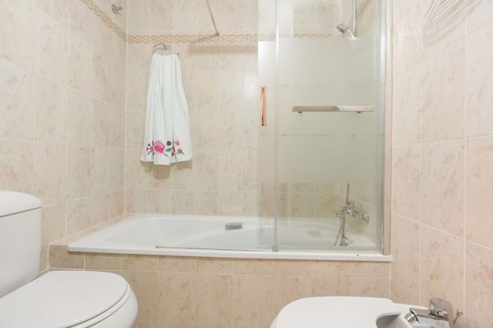 Image No.12-Appartement de 2 chambres à vendre à Estepona