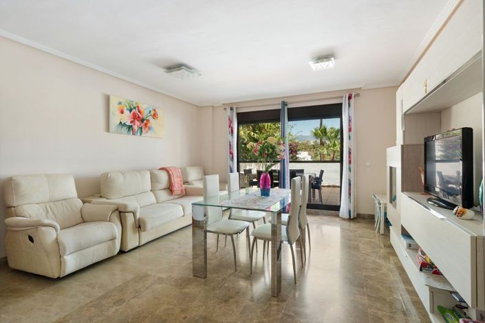 Image No.2-Appartement de 2 chambres à vendre à Estepona