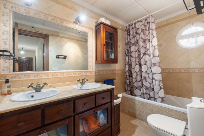 Image No.14-3 Bed Apartment for sale