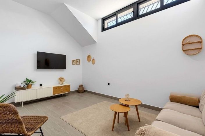 Image No.23-3 Bed Townhouse for sale