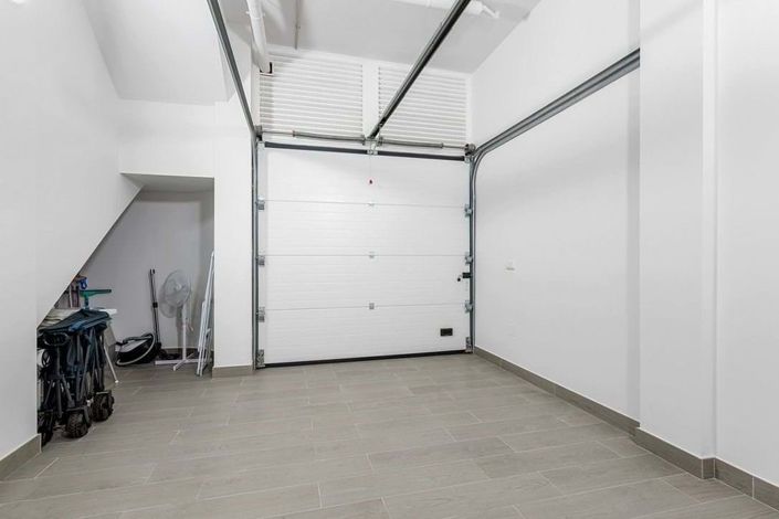 Image No.26-3 Bed Townhouse for sale