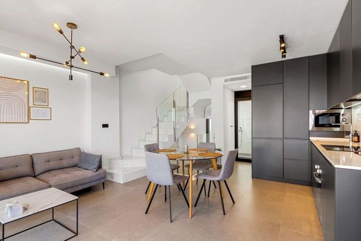 Image No.4-3 Bed Townhouse for sale