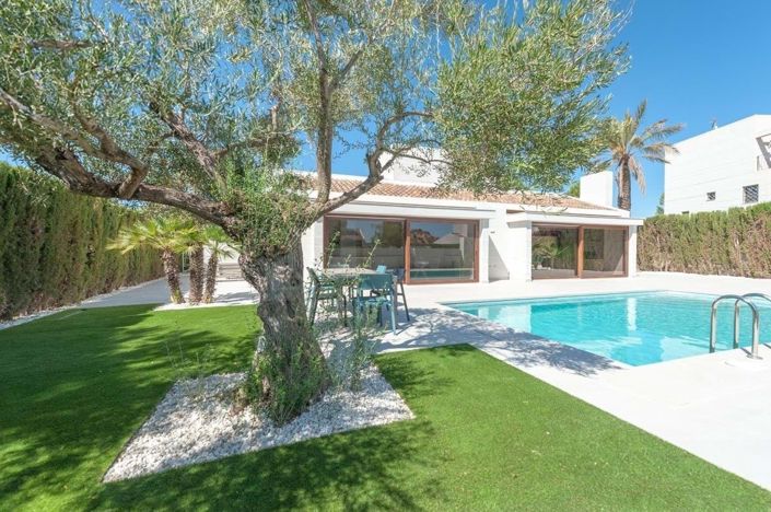 Image No.3-4 Bed Villa for sale