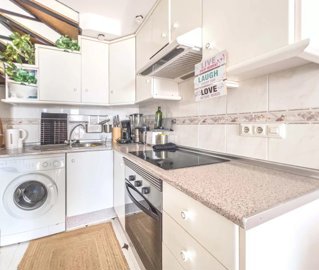 1447-523498-78d1f4f8b6655591b02d22fabb36a692d