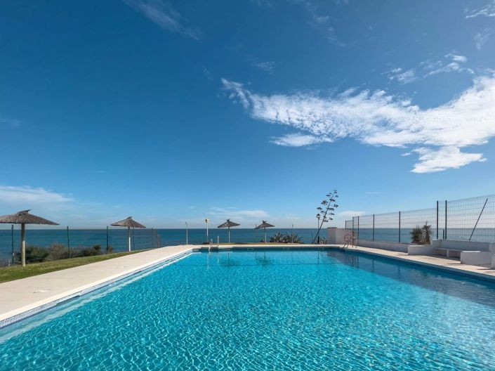 Image No.20-2 Bed Townhouse for sale