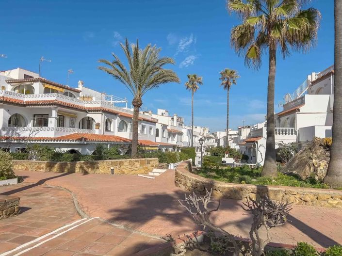 Image No.21-2 Bed Townhouse for sale