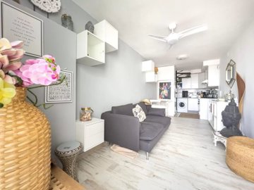 1447-523498-78d1f4f8b6655591b02d22fabb36a692d